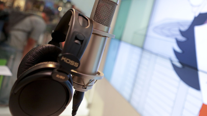 7 Reasons to hire a Professional Voice-Over Artist